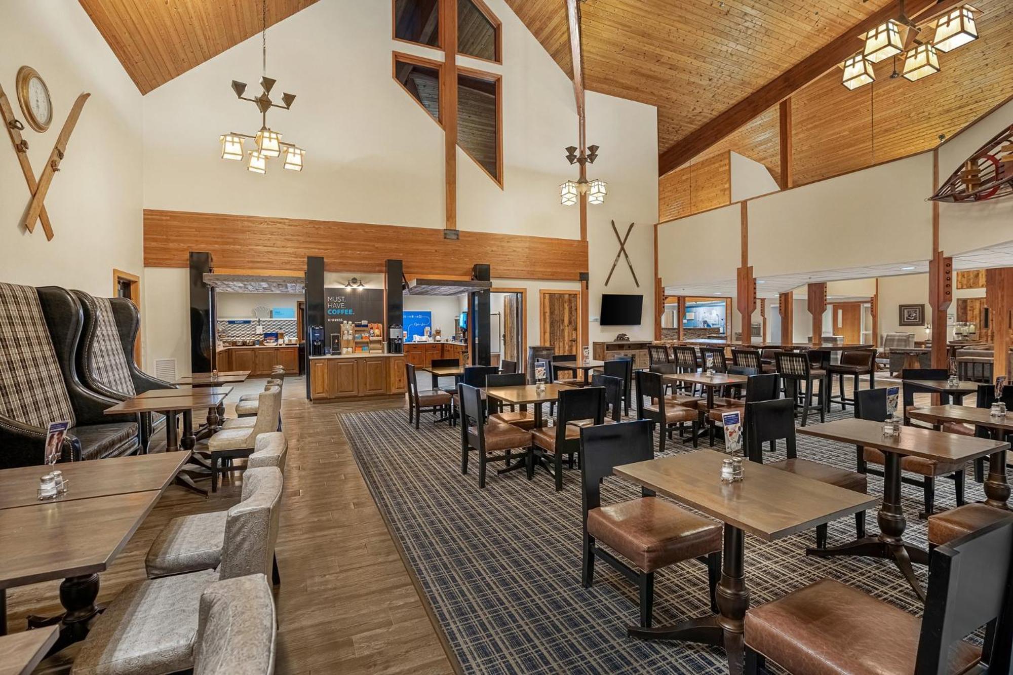 Holiday Inn Express & Suites Hayward By Ihg Exteriér fotografie